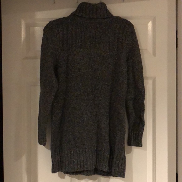 Ladies sweater! - Picture 3 of 4